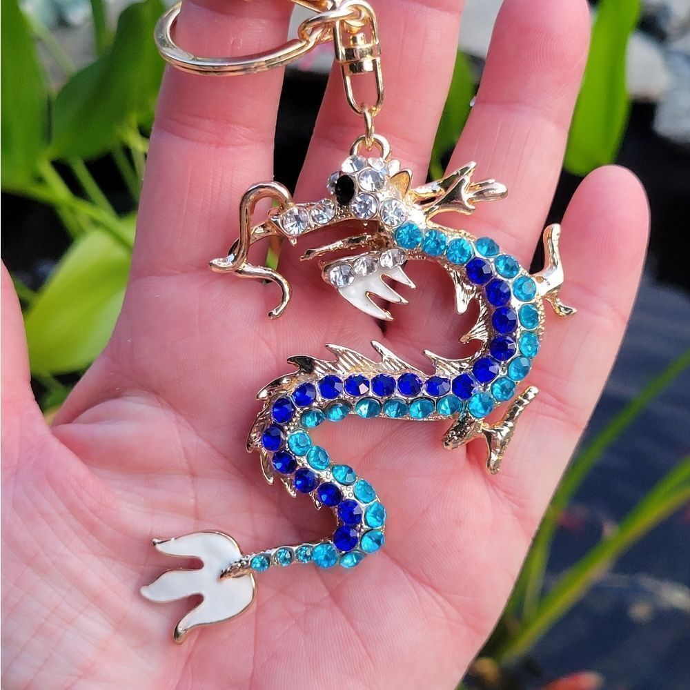 Crystal Dragon Keychain - Picture 6 of 7
